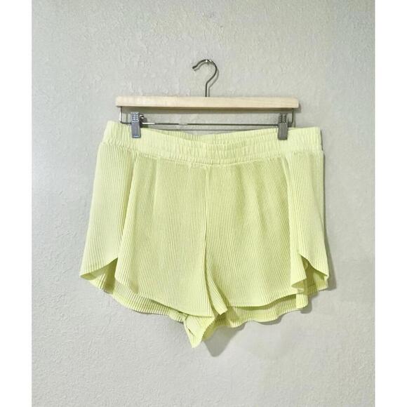 all in motion Pants - all in motion Women's Yellow Mid Rise Pleated Shorts Lined Athletic Gym Size L